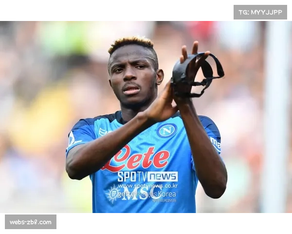 突发:那不勒斯前锋奥斯梅恩因伤被替换下场,具体伤情待评估。